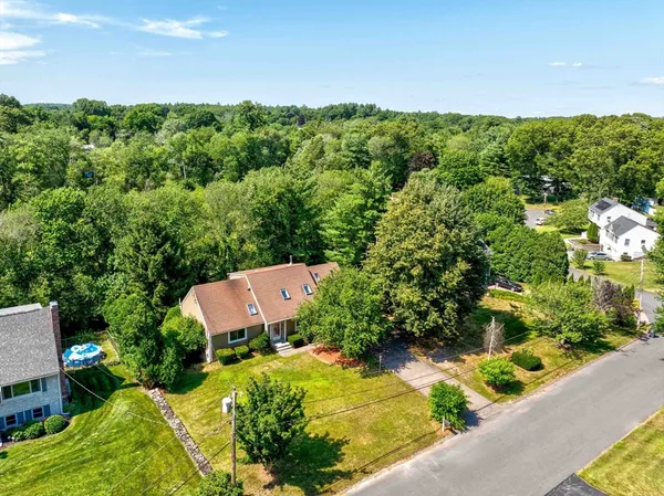 $749,500 | 7 Oxyoke Drive, Methuen, MA 01844