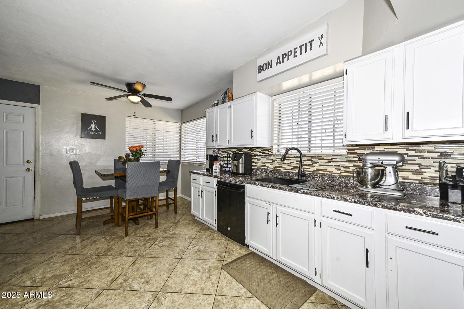 2307 East Chipman Road Phoenix, AZ 85040 - Photo 3 of 16 Kitchen-Breakfast Room
