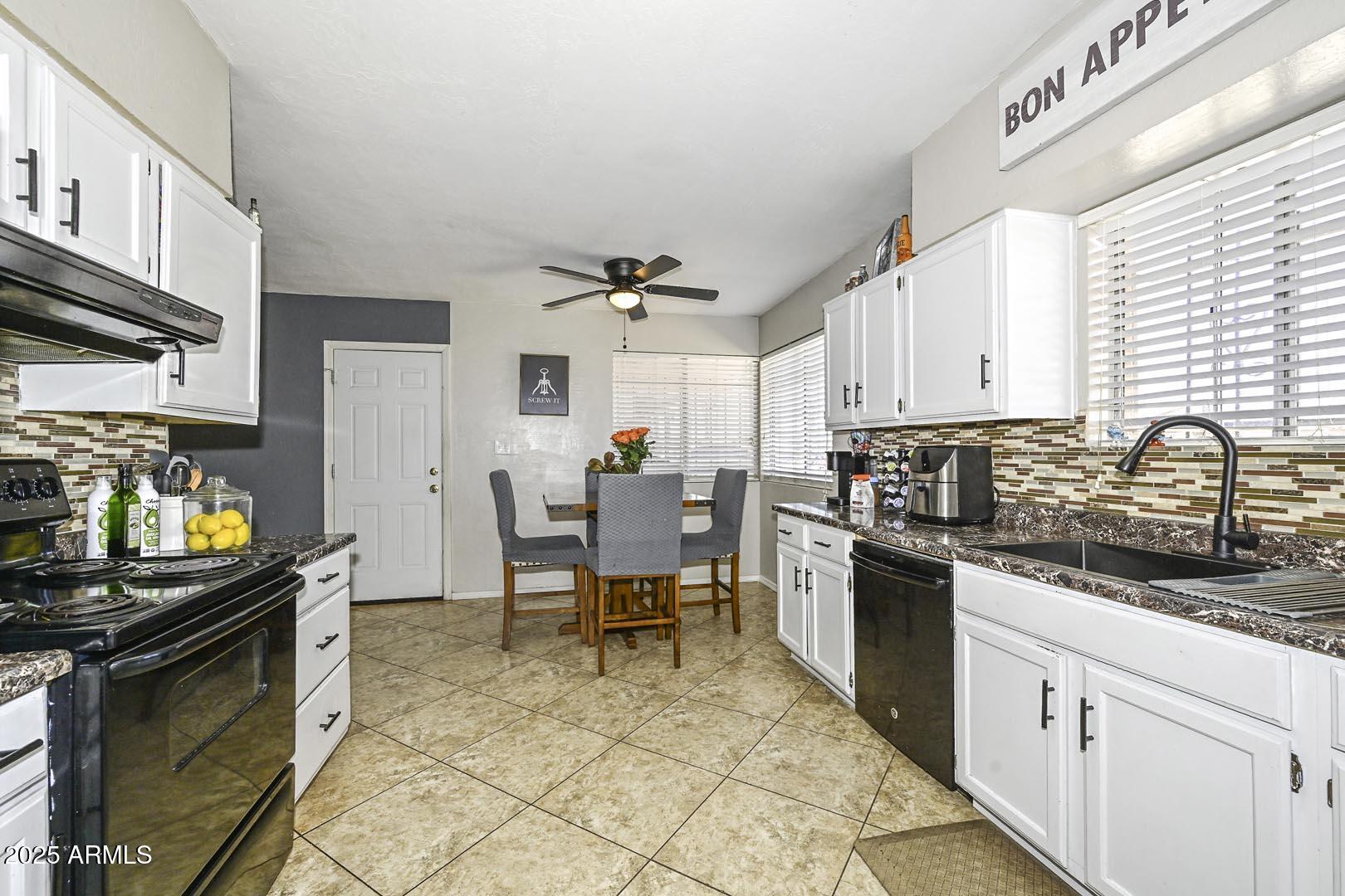 2307 East Chipman Road Phoenix, AZ 85040 - Photo 5 of 16 Kitchen