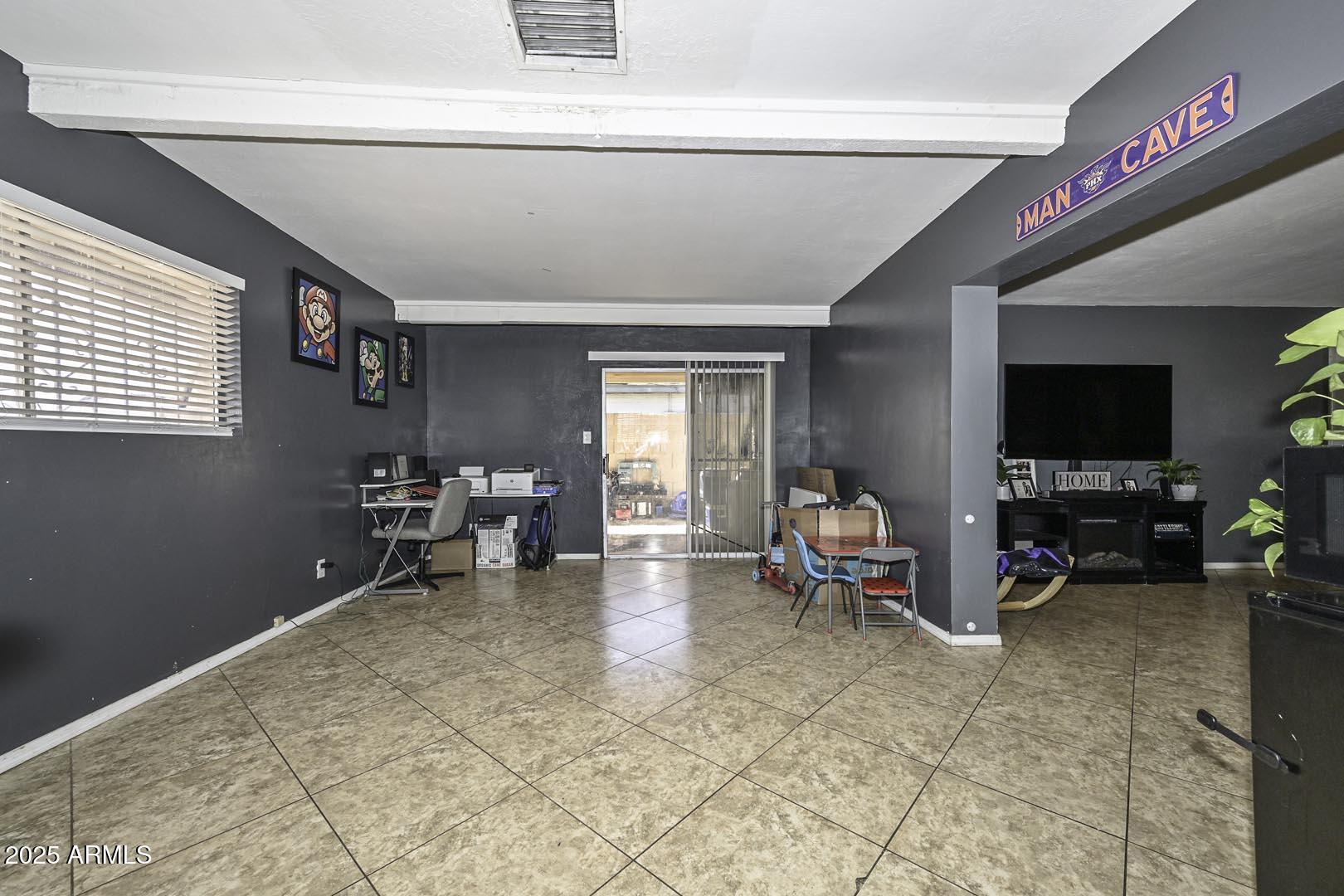2307 East Chipman Road Phoenix, AZ 85040 - Photo 8 of 16 Arizona Room3