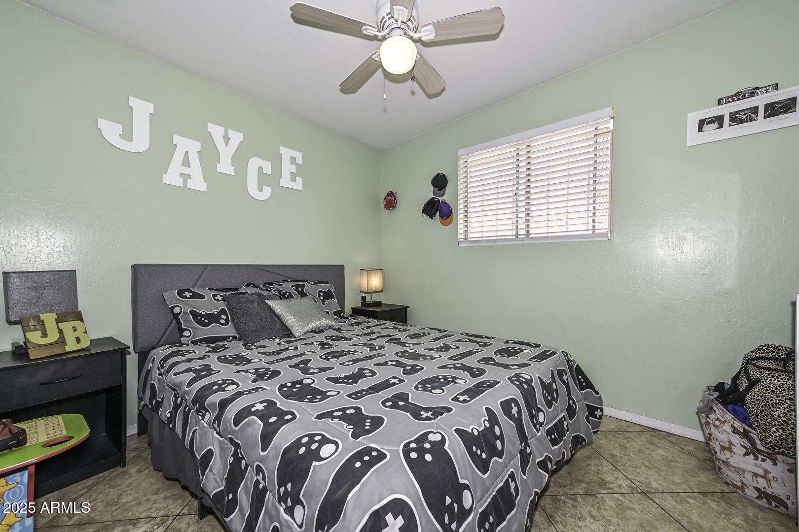 2307 East Chipman Road Phoenix, AZ 85040 - Photo 9 of 16 2nd Bedroom