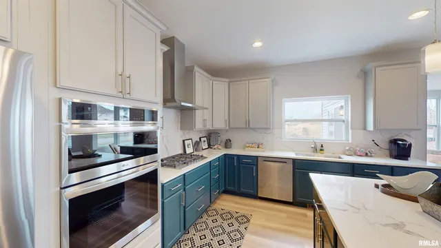 $549,990 | 13 Faiths Way, Bettendorf, IA 52722