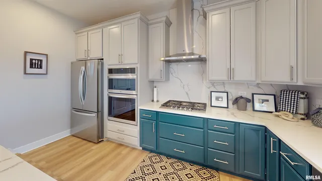 $549,990 | 13 Faiths Way, Bettendorf, IA 52722