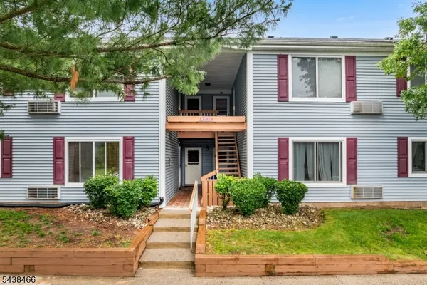 $2,350 | 111 Aimwick Court, Somerset, NJ 08873