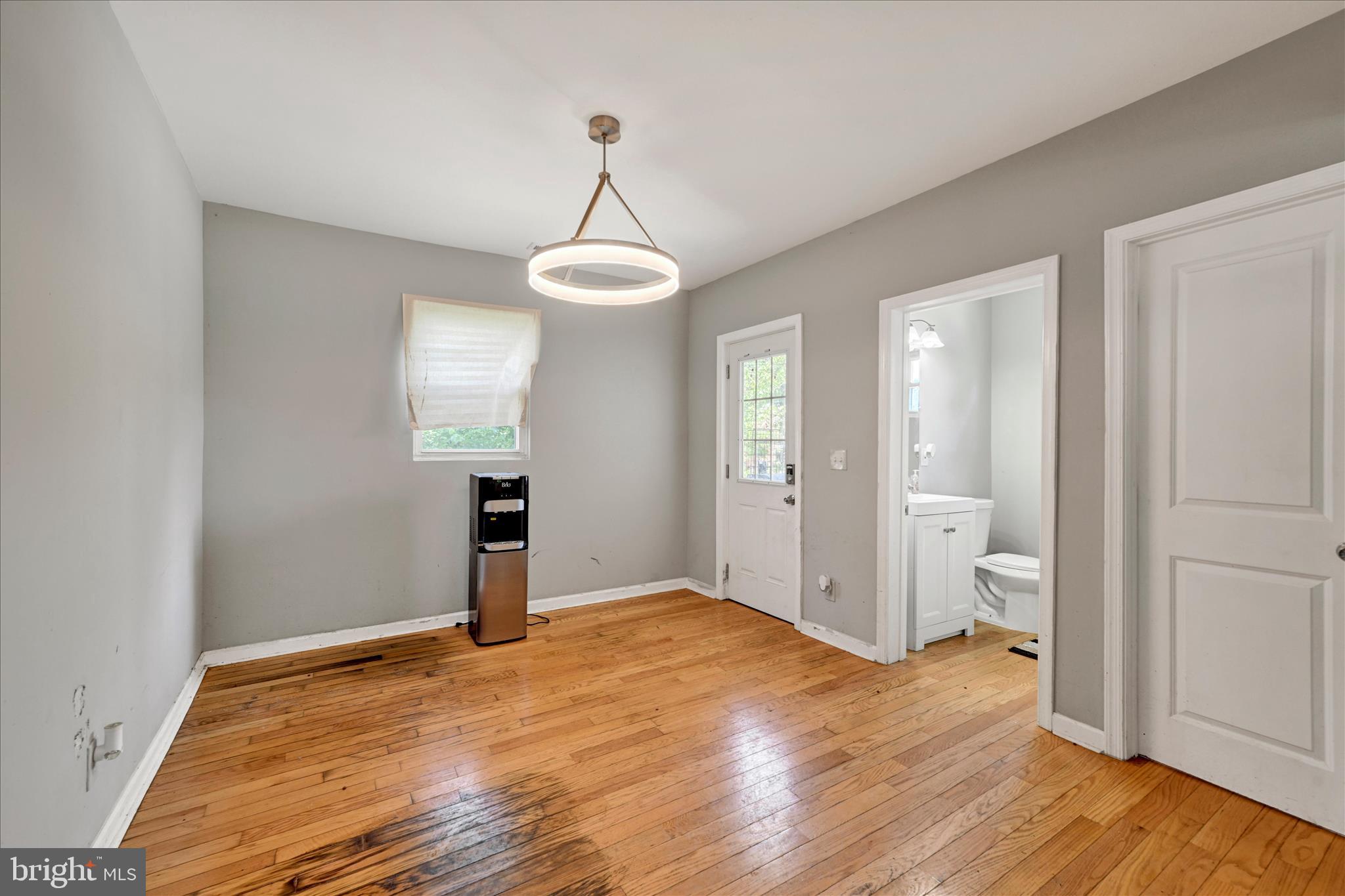 4409 Wentworth Road Baltimore, MD 21207 - Photo 9 of 31