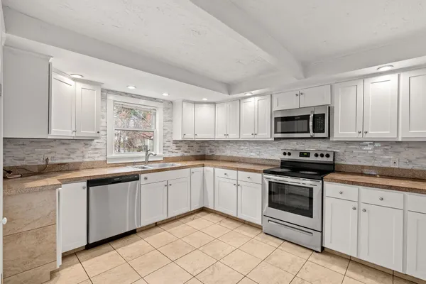 $530,000 | 214 Maplehurst Avenue, Manchester, NH 03104
