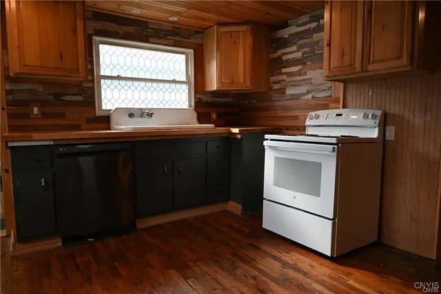 $199,999 | 24 Columbia Parkway, German Flatts, NY 13357