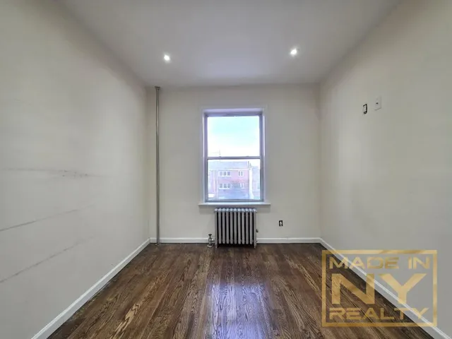 $2,595 | 22-55 33rd Street, Unit C8 | Astoria