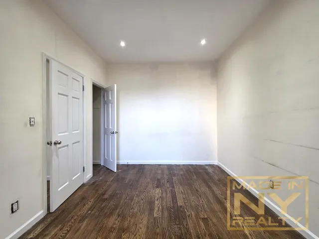 $2,595 | 22-55 33rd Street, Unit C8 | Astoria