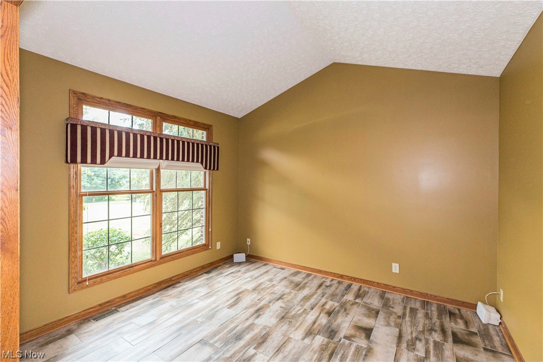 11073 Wright Road Northwest Uniontown, OH 44685 - Photo 13 of 35