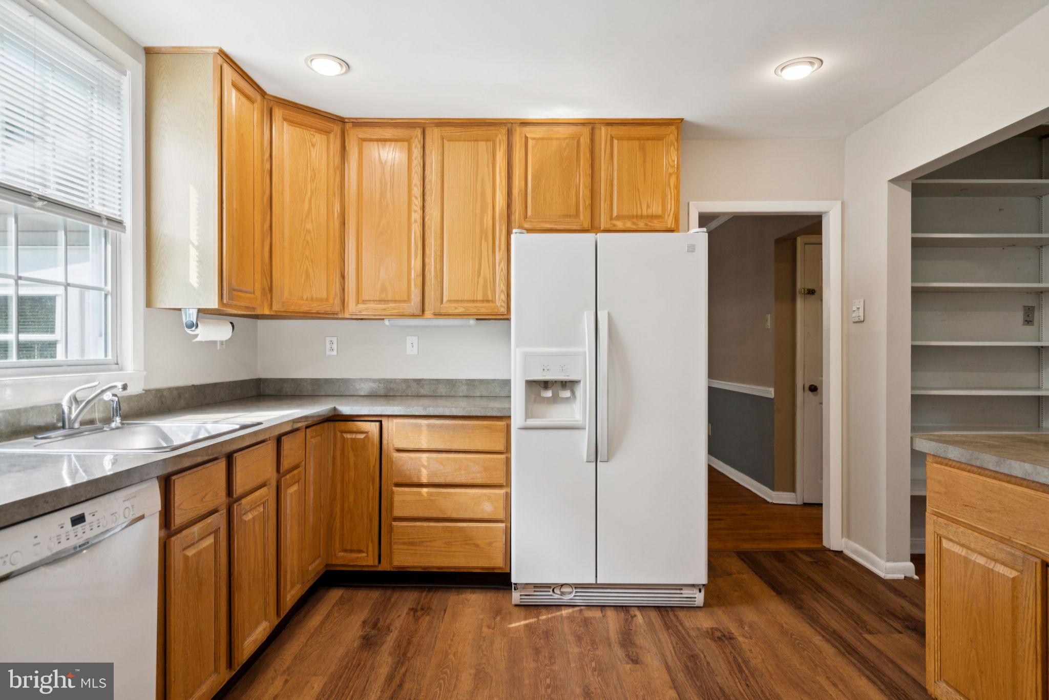 916 Davis Road Ambler, PA 19002 - Photo 18 of 39 Kitchen