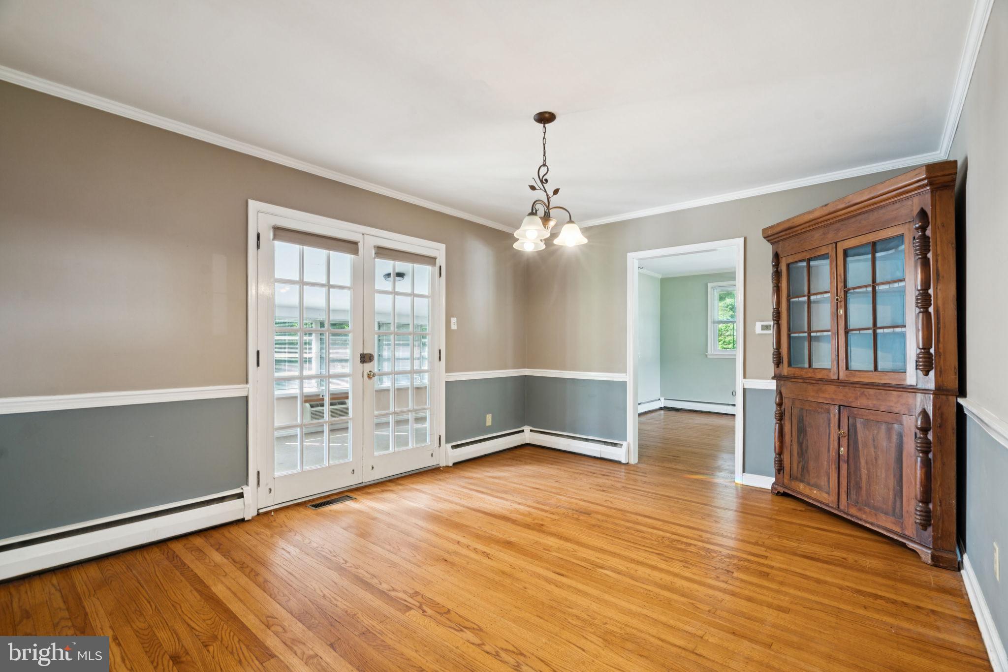 916 Davis Road Ambler, PA 19002 - Photo 10 of 39 Dining Room