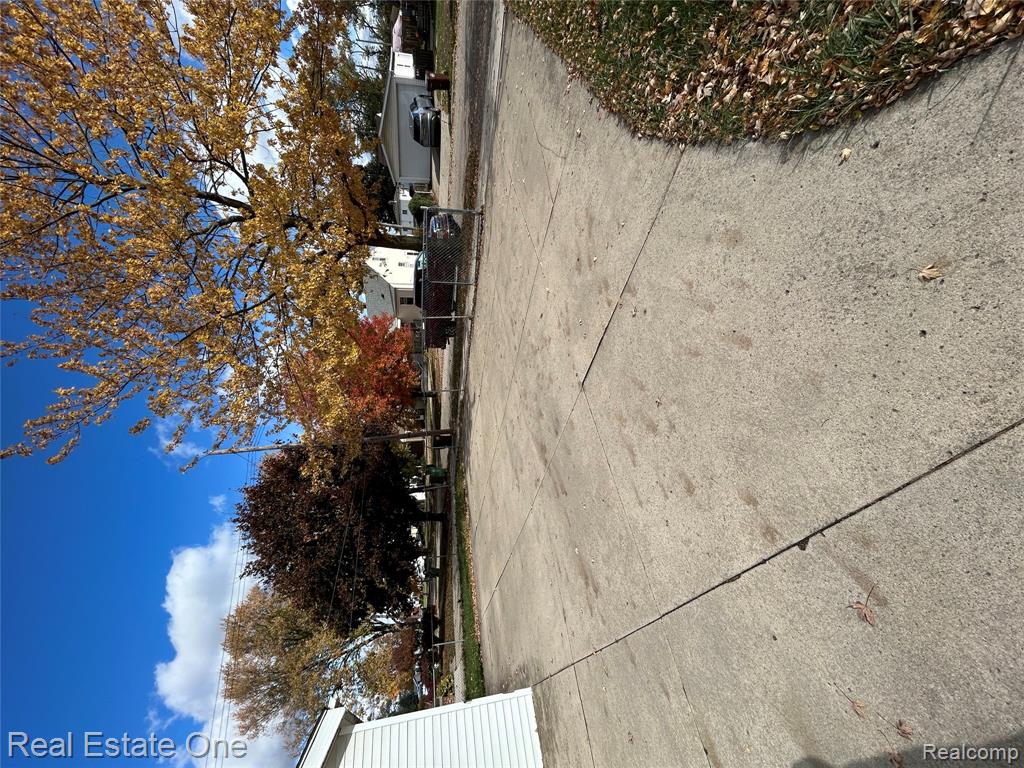 14212 Northline Road Southgate, MI 48195 - Photo 7 of 24