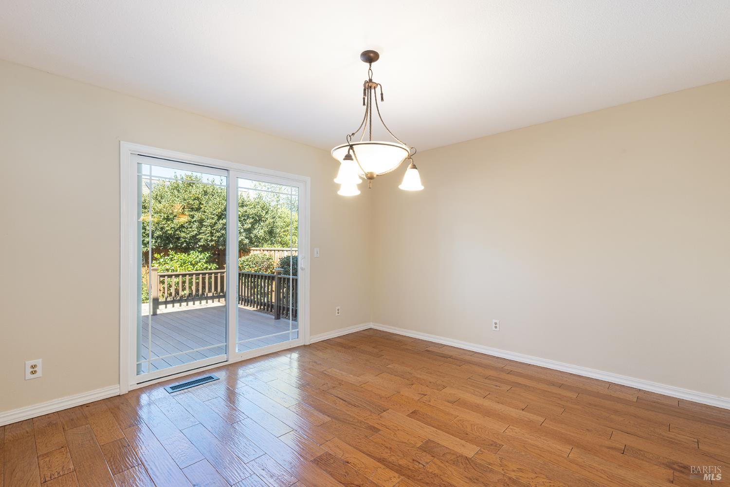 2183 Warwick Drive Santa Rosa, CA 95405 - Photo 4 of 20