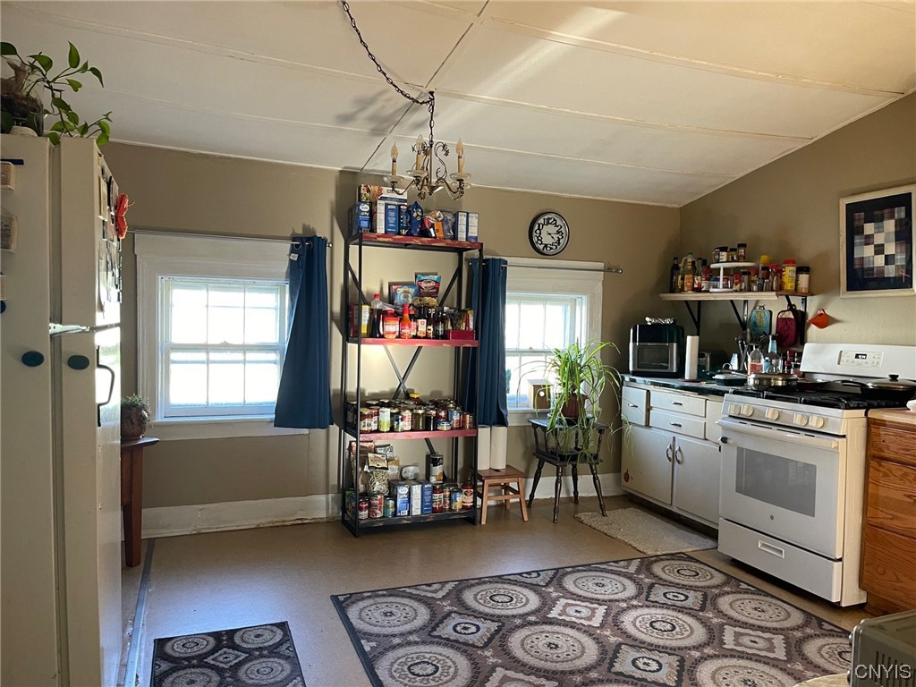 117 West Walnut Street Oneida, NY 13421 - Photo 18 of 28 Upper apartment