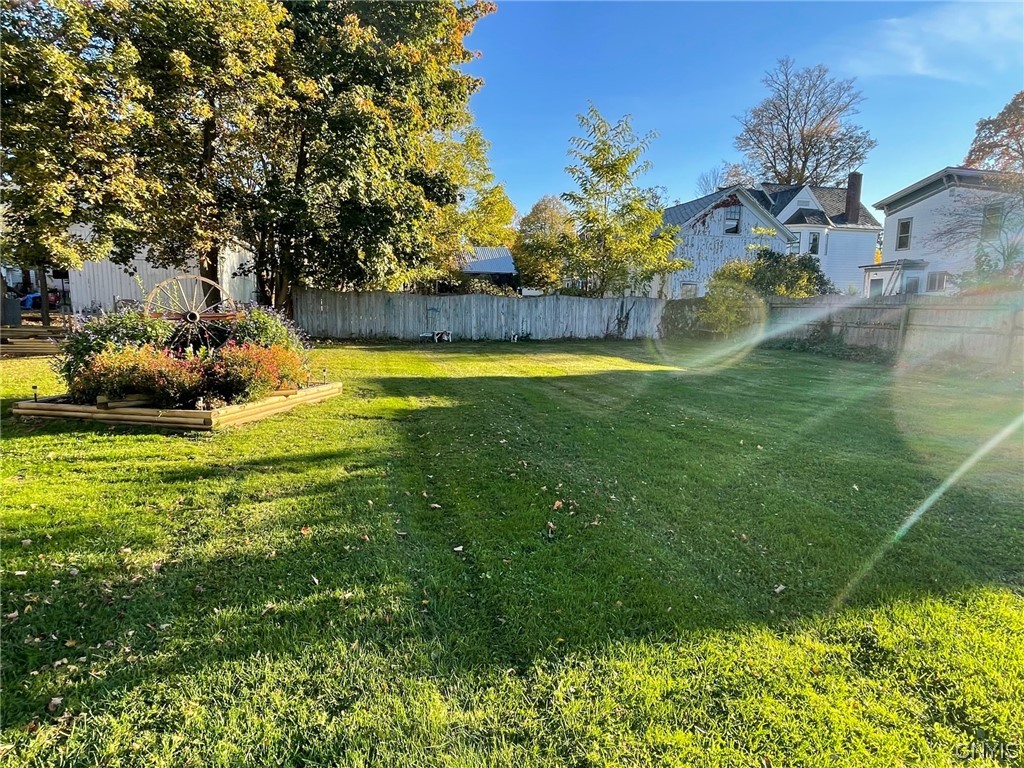 117 West Walnut Street Oneida, NY 13421 - Photo 4 of 28 Nice yard!