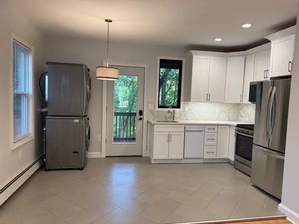 $2,900 | 18 Reed Street, Unit 1, Arlington, MA 02474