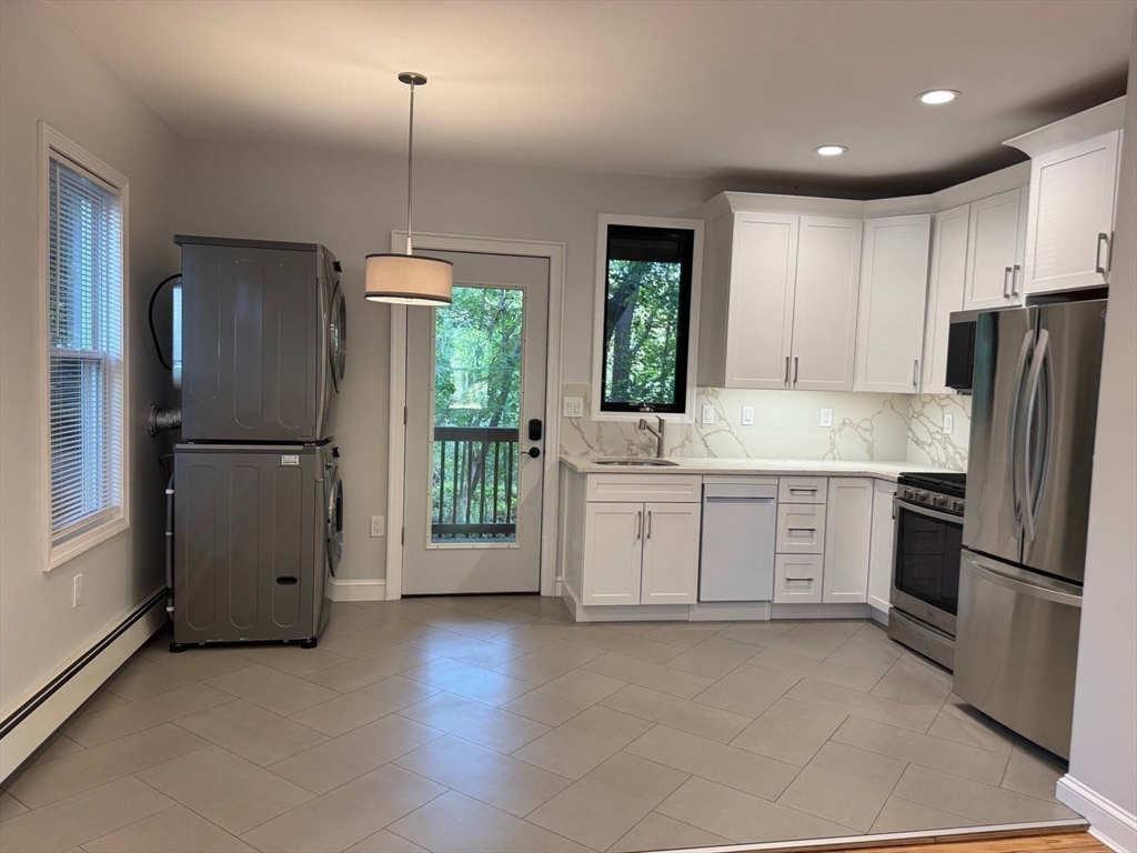 18 Reed Street, Unit 1 Arlington, MA 02474 - Photo 11 of 34