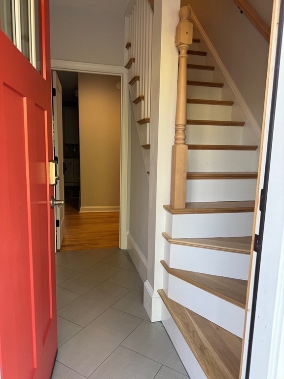 18 Reed Street, Unit 1 Arlington, MA 02474 - Photo 8 of 34