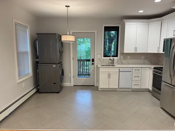 $2,900 | 18 Reed Street, Unit 1, Arlington, MA 02474