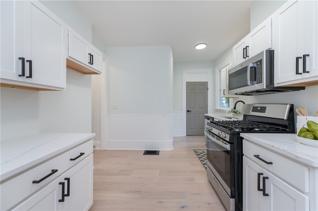 26 Rowley Street Rochester, NY 14607 - Photo 13 of 50