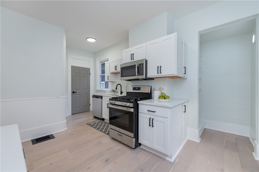 26 Rowley Street Rochester, NY 14607 - Photo 14 of 50