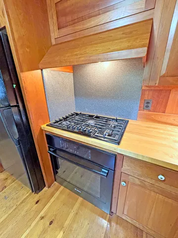 $875,000 | 26 Cape Road, Tremont, ME 04674