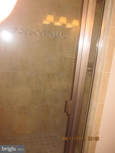 7220 Reservoir Road Springfield, VA 22150 - Photo 8 of 17 Bath #3