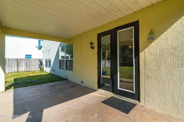 a view of yard with entertaining space