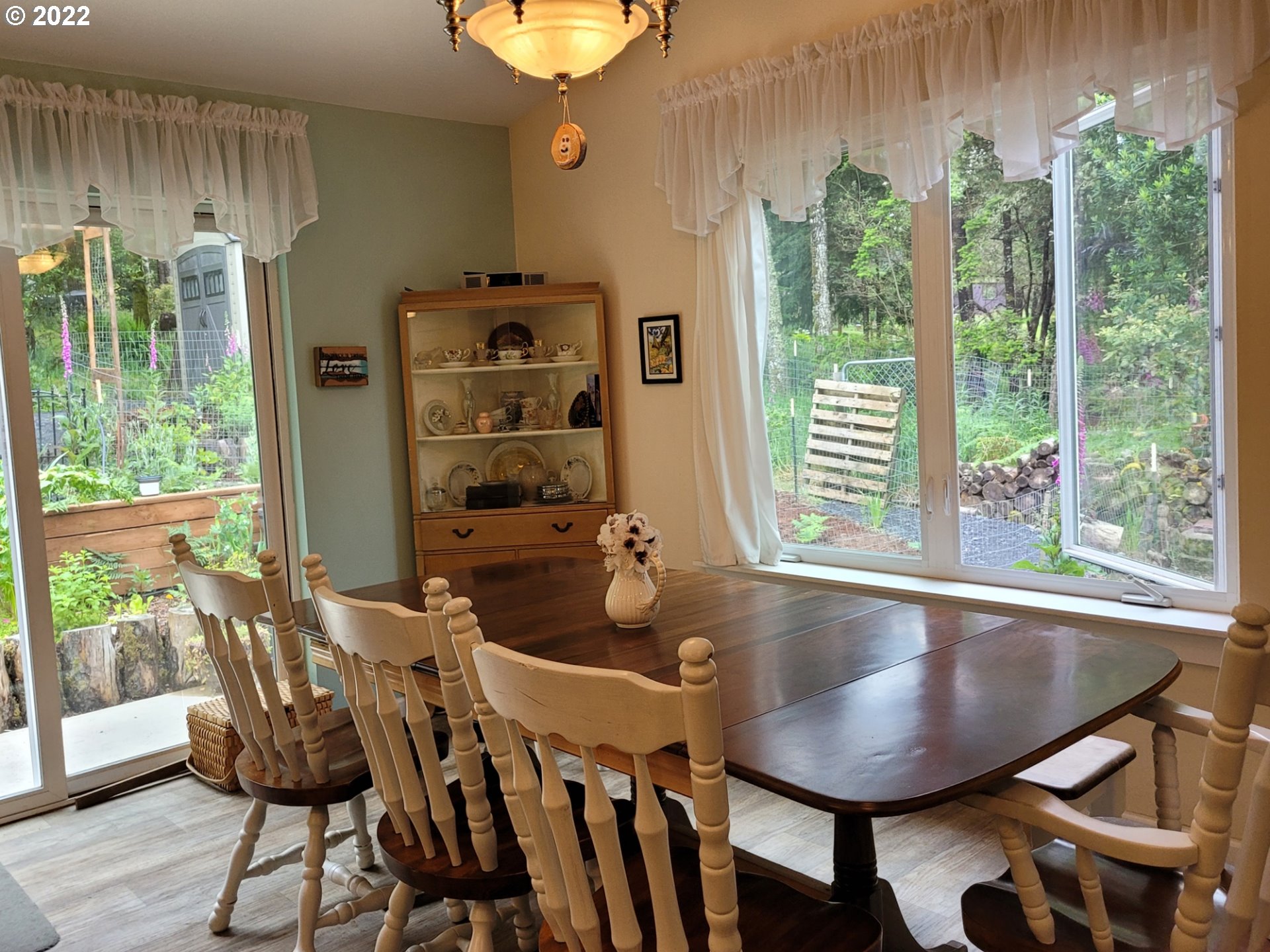 42533 Gull Road Port Orford, OR 97465 - Photo 12 of 32 Dining Area