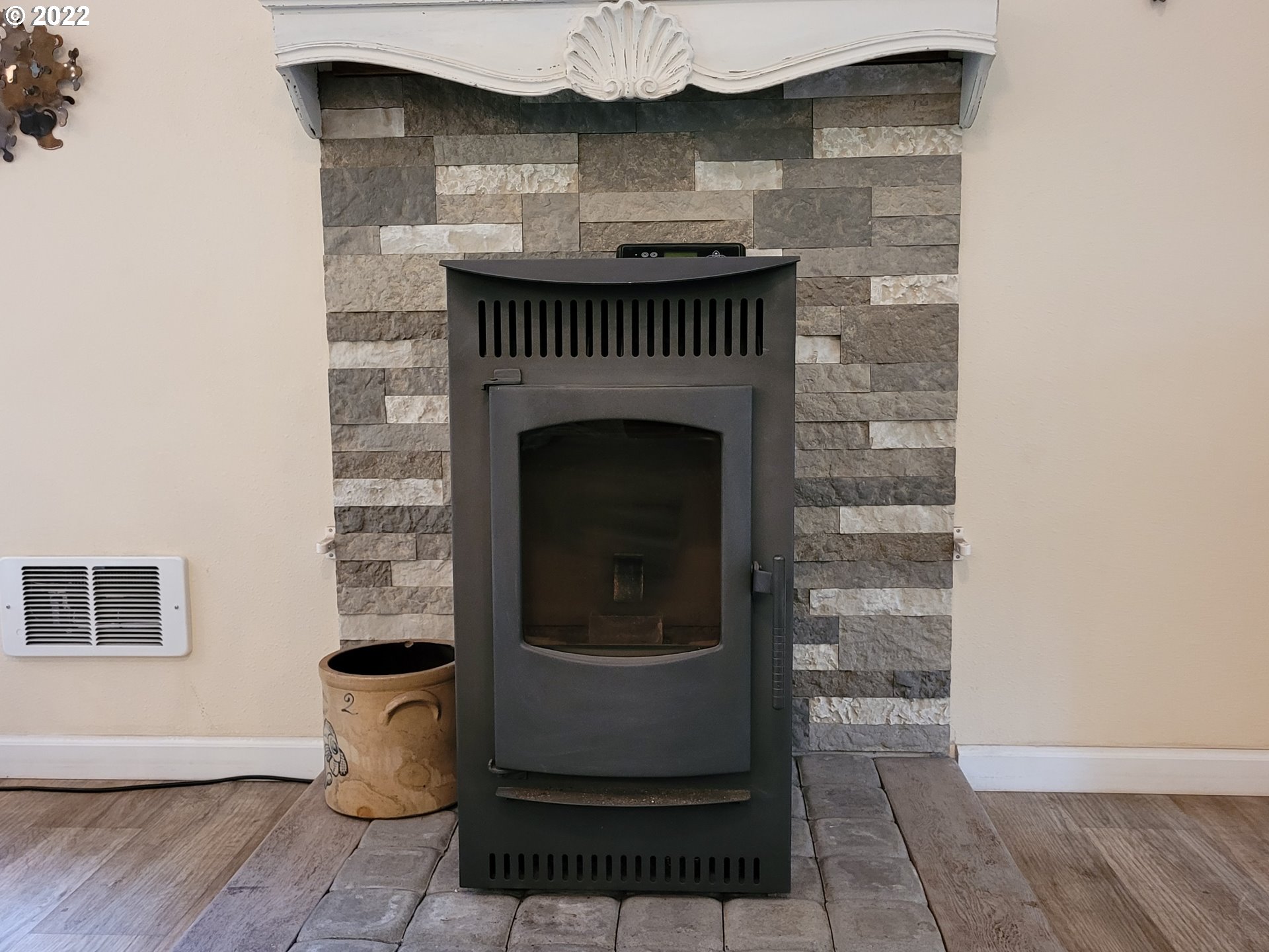 42533 Gull Road Port Orford, OR 97465 - Photo 15 of 32 Fireplace Pellet Stove