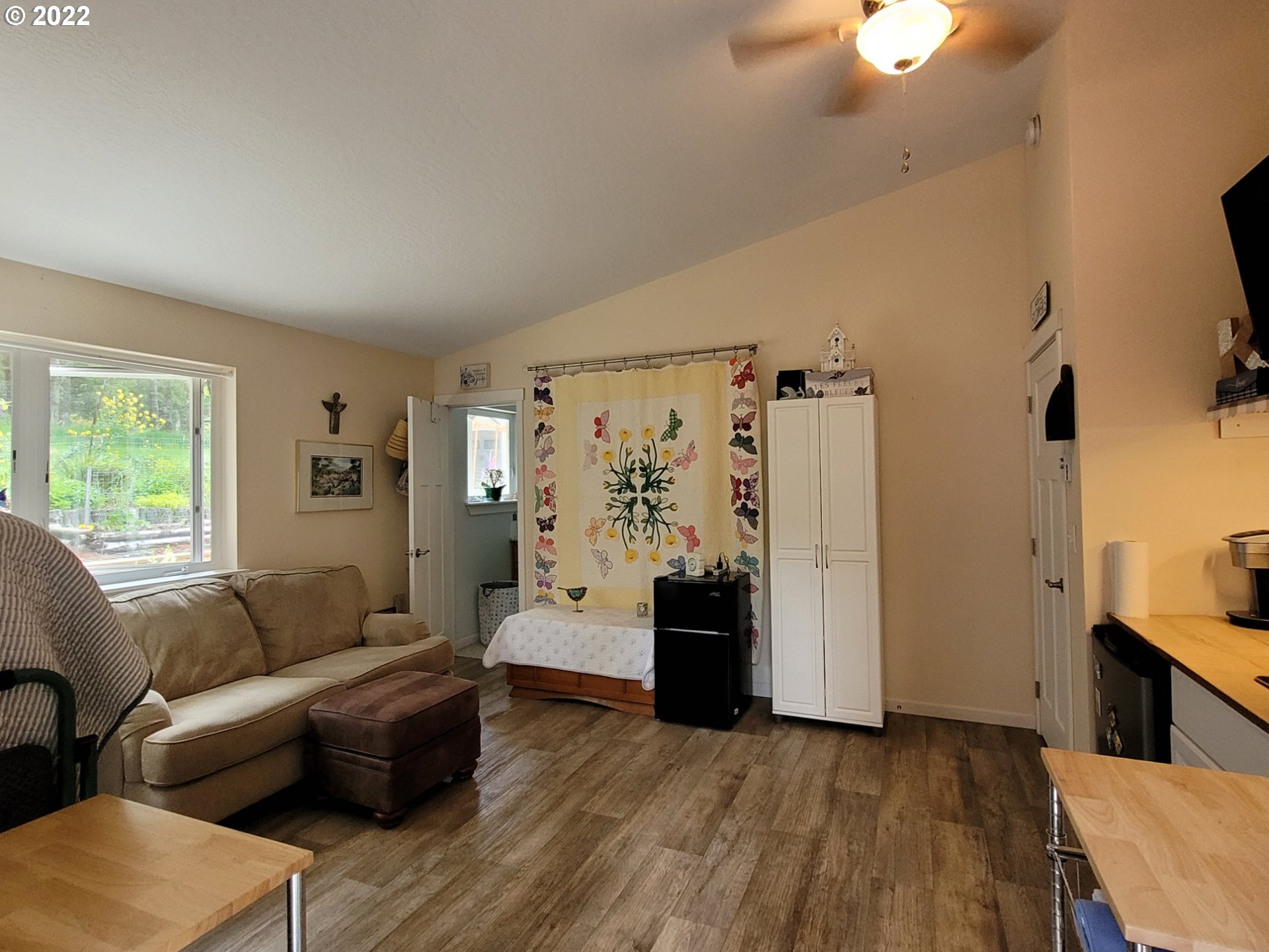 42533 Gull Road Port Orford, OR 97465 - Photo 16 of 32 Bedroom, Owner's Suite