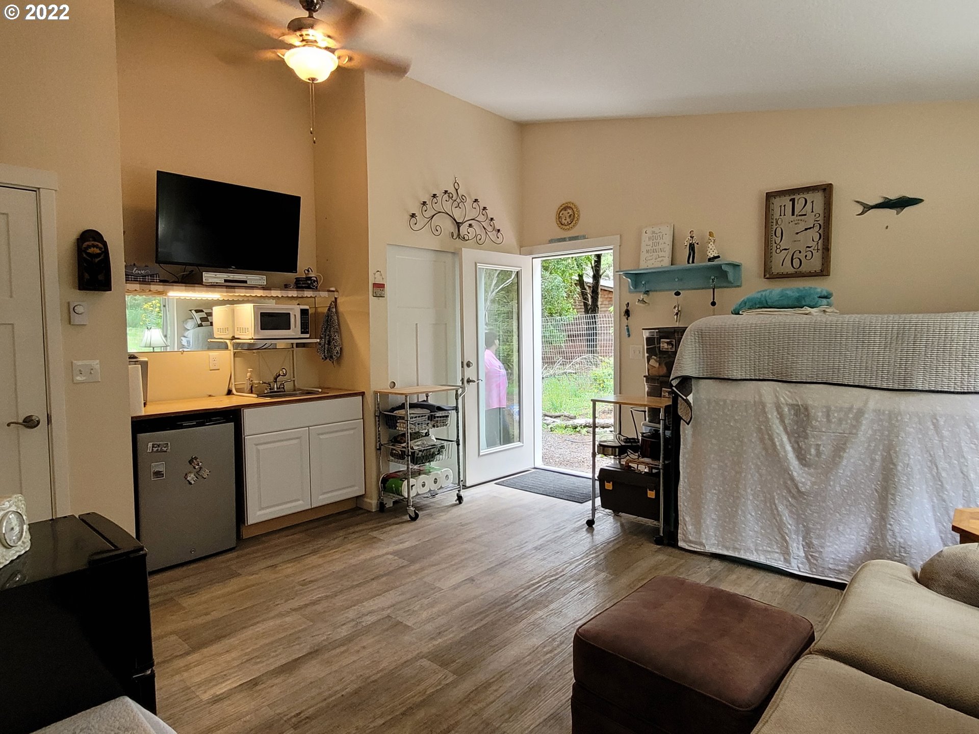 42533 Gull Road Port Orford, OR 97465 - Photo 17 of 32 Bedroom, Owner's Suite