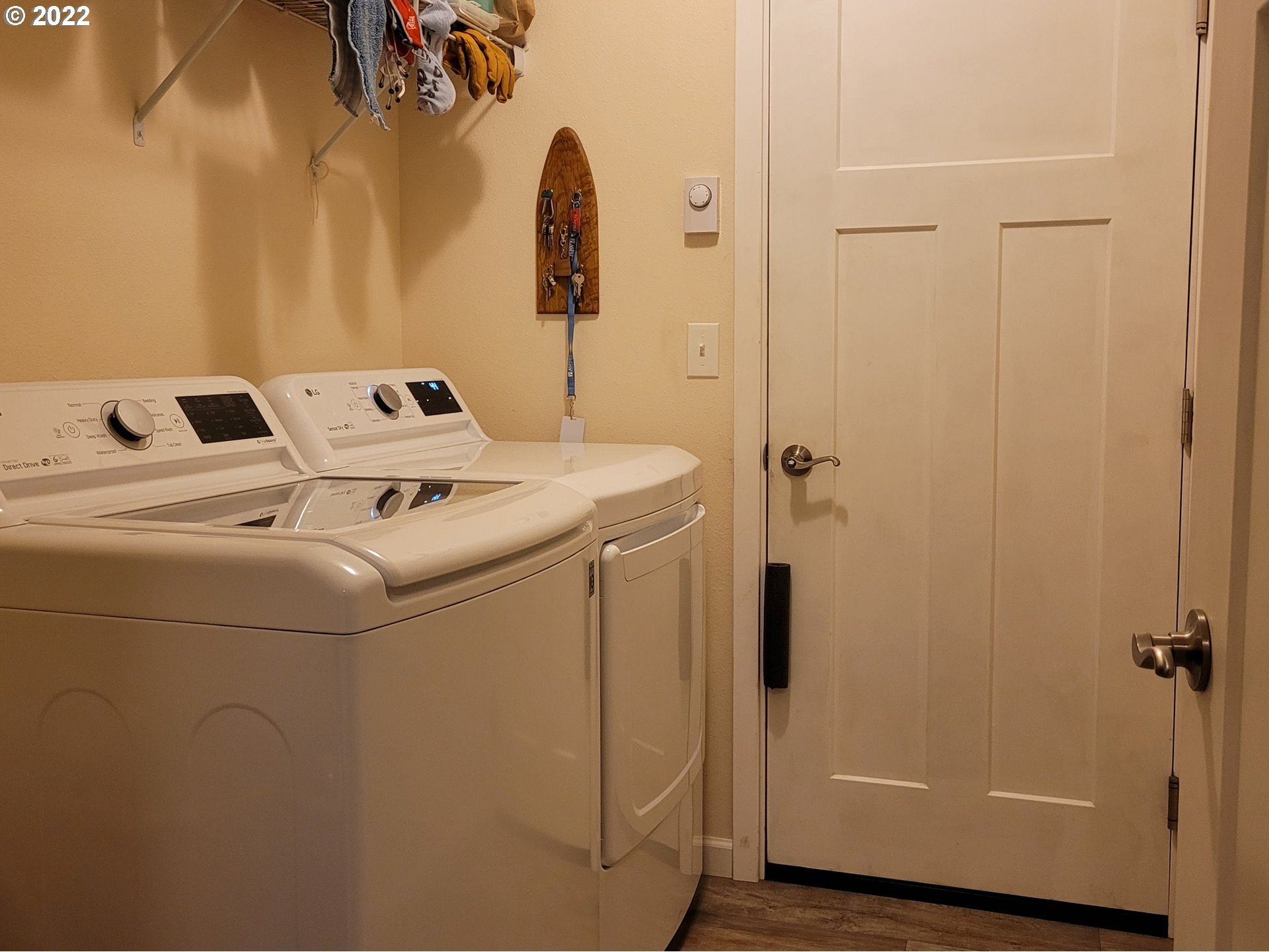 42533 Gull Road Port Orford, OR 97465 - Photo 24 of 32 Laundry