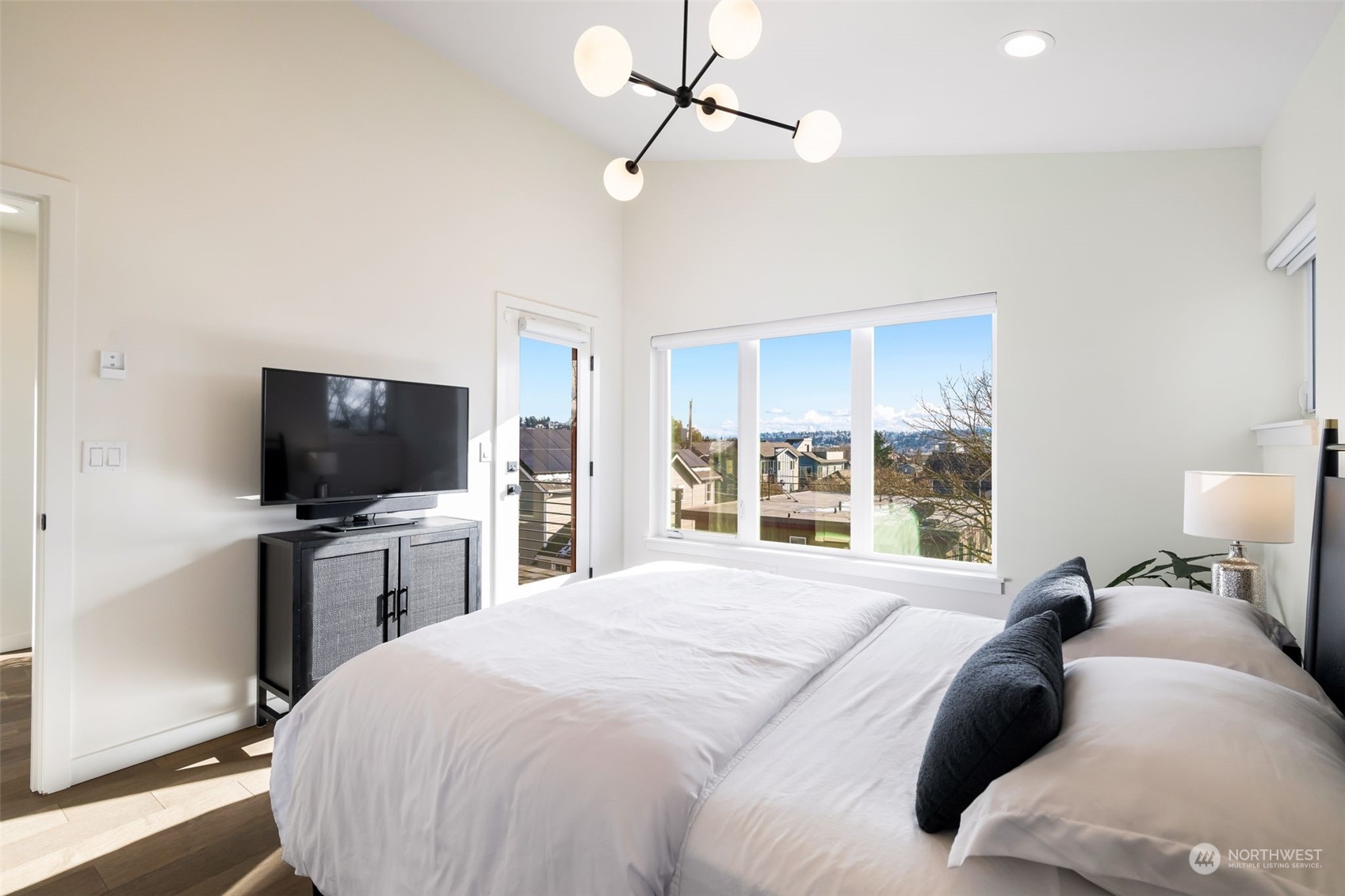 1127 Northwest 60th Street, Unit B Seattle, WA 98107 - Photo 19 of 40