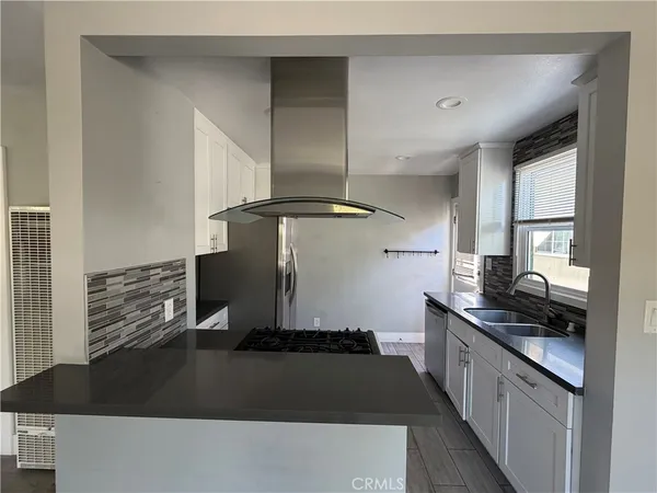 $3,300 | 2852 Exposition Boulevard, Unit C, Santa Monica, CA 90404