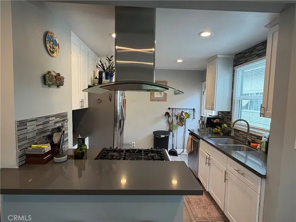 $3,300 | 2852 Exposition Boulevard, Unit C, Santa Monica, CA 90404