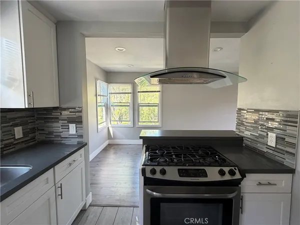 $3,300 | 2852 Exposition Boulevard, Unit C, Santa Monica, CA 90404