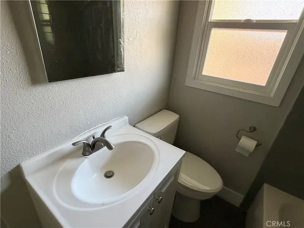 $3,300 | 2852 Exposition Boulevard, Unit C, Santa Monica, CA 90404