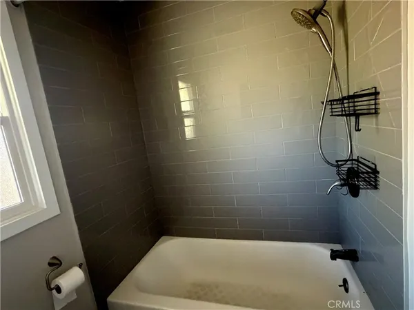 $3,300 | 2852 Exposition Boulevard, Unit C, Santa Monica, CA 90404