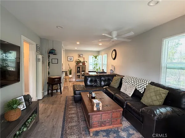 $3,300 | 2852 Exposition Boulevard, Unit C, Santa Monica, CA 90404