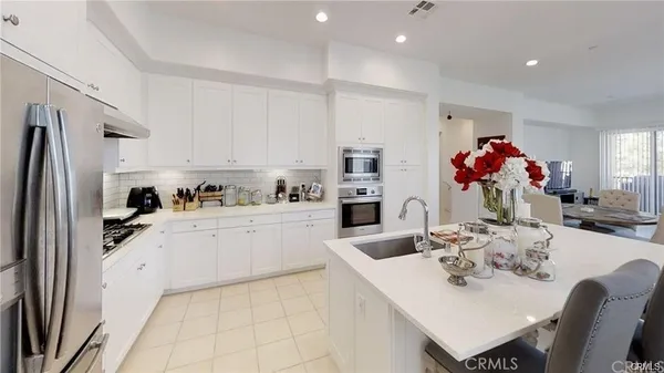 $4,300 | 195 Follyhatch, Irvine, CA 92618
