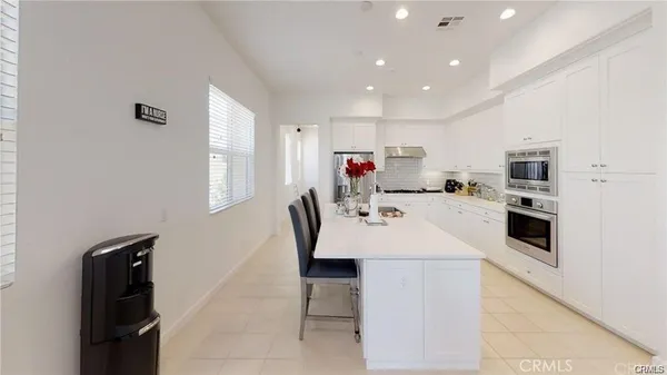 $4,300 | 195 Follyhatch, Irvine, CA 92618