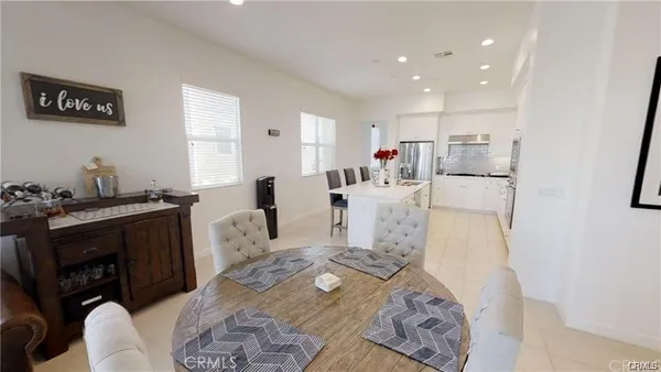 $4,300 | 195 Follyhatch, Irvine, CA 92618