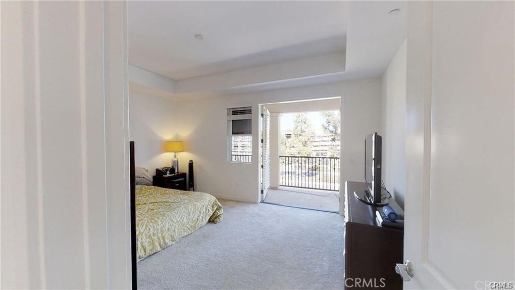 195 Follyhatch Irvine, CA 92618 - Photo 9 of 12 Master bedroom with balcony