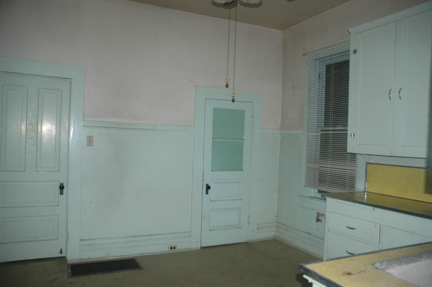 6 Pollasky Avenue Clovis, CA 93612 - Photo 11 of 24 Kitchen 4 of 4 photos