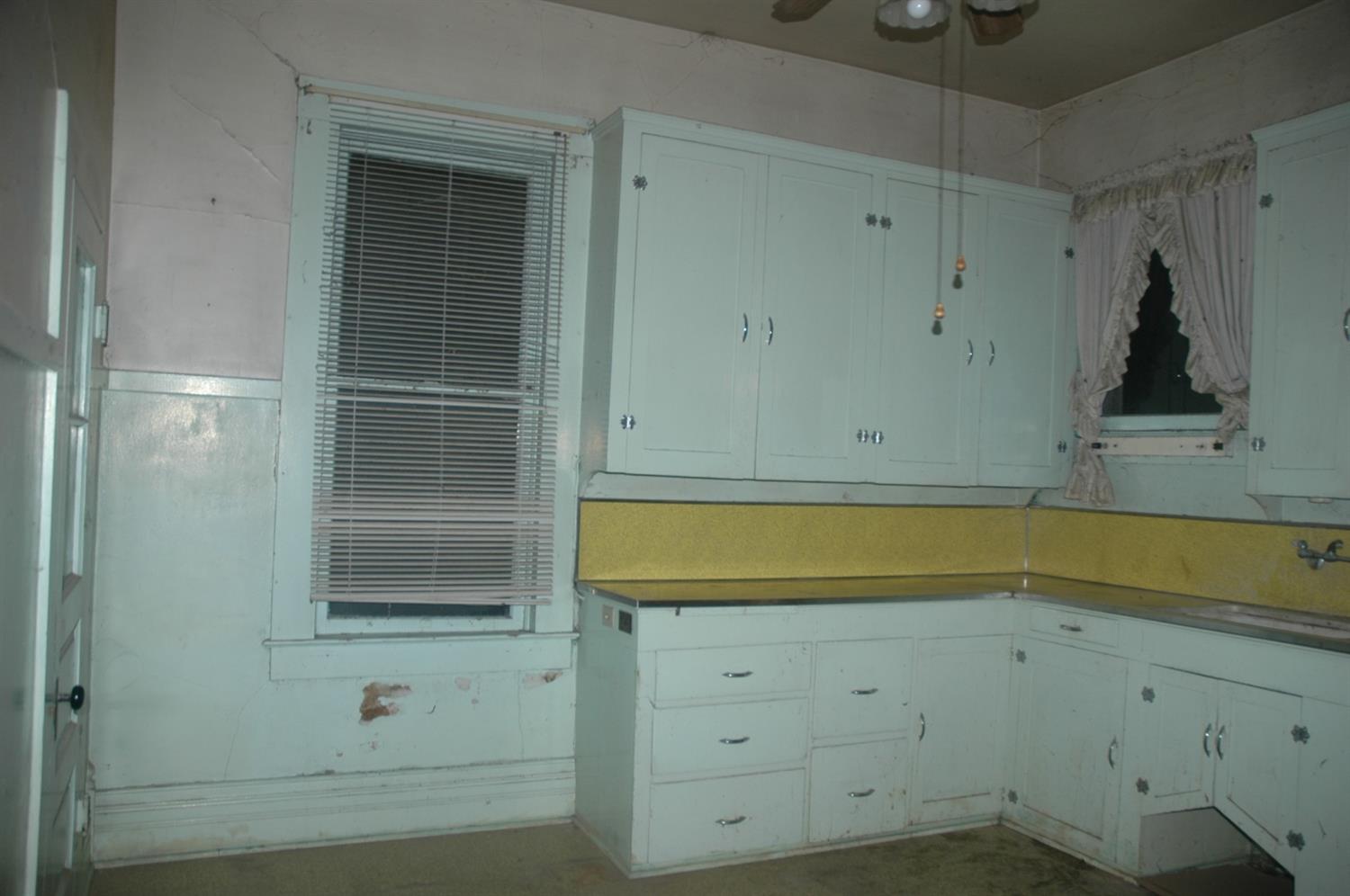 6 Pollasky Avenue Clovis, CA 93612 - Photo 9 of 24 Kitchen 2 of 4 photos