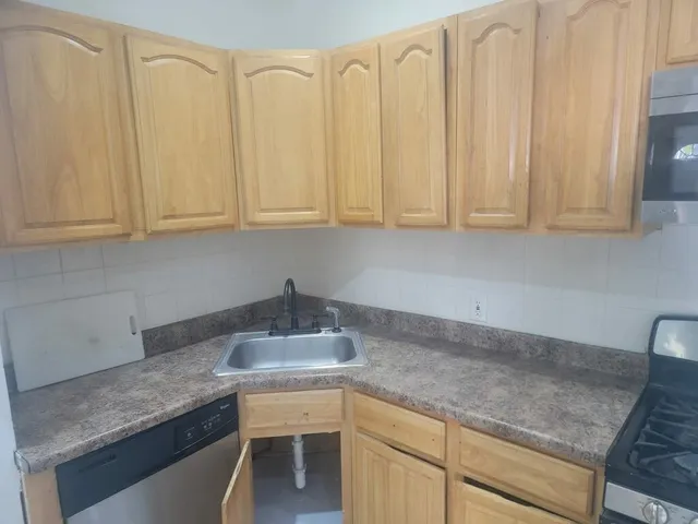 $2,300 | 44 West 19th Street, Unit 1, Bayonne, NJ 07002