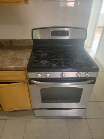 $2,300 | 44 West 19th Street, Unit 1, Bayonne, NJ 07002