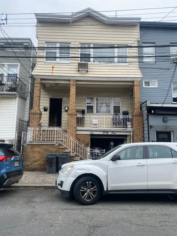 $2,300 | 44 West 19th Street, Unit 1, Bayonne, NJ 07002